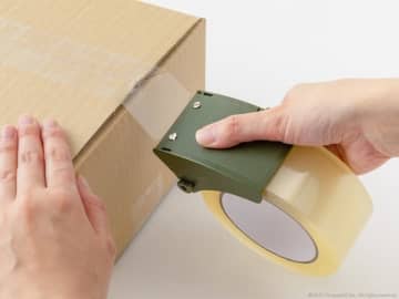 透明で薄くて強粘着！だけど扱いにくい…「OPPテープ」の不便を解決した“専用カッター”の開発秘話