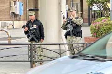 反戦デモ中、米兵が銃を携え警備…米軍に中止と謝罪要請「威圧許されない」　横須賀の市民団体