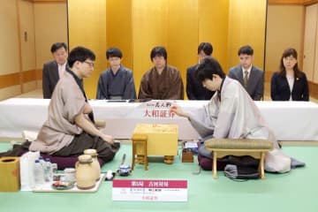 藤井名人3連覇　将棋・古河対局　茨城