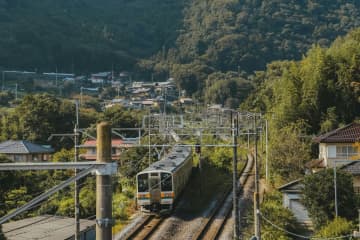 働くと住むの交差点を日中比較、注目の「トカイナカ移住先」とは？