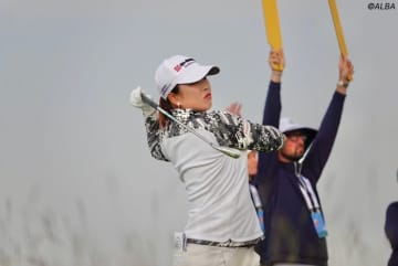 ＜速報＞西郷真央が単独首位に浮上しハーフターン　河本結も3アンダーと上位でプレー中