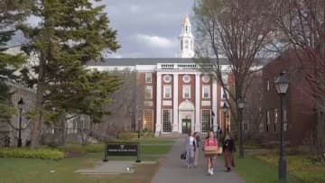 ハーバード大学が渡航目的の全ての人に「追加の審査」へ　講師、会社員らも対象「SNSのアカウント情報提出も」