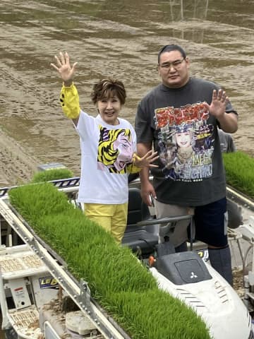 小林幸子が新潟で横綱・豊昇龍と田植えイベント　昨今の米事情には「国がきちっと考えていただければ」