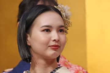 河野景子の次女・白河れいが所属事務所を退社「あたたかく送り出していただきました」