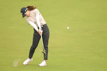 ＜速報＞渋野日向子が後半出だし3連続バーディ　首位・西郷真央を猛追