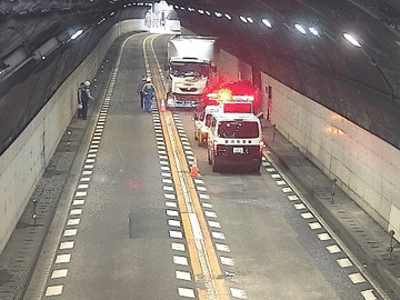 【国道1号】島田市の牧の原第2トンネル内でトラック事故 一部通行止め解除（31日08:50現在）