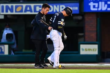 4時間44分の長期戦　自打球の近藤健介は「ダメなら言いますと」…小久保監督のコメント