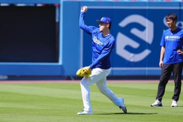 IL入り中の佐々木朗希がキャッチボールで調整　15ｍの距離…報道陣の前では離脱後初