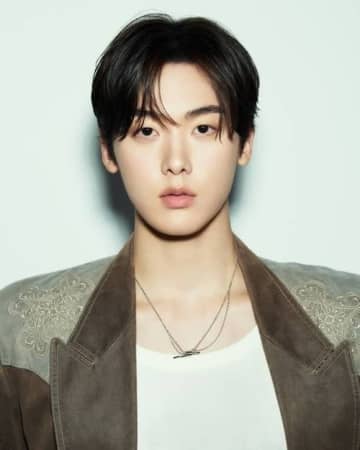 ASTRO ユンサナ、新プロフィール写真を公開…多彩なビジュアルで異なる魅力をアピール