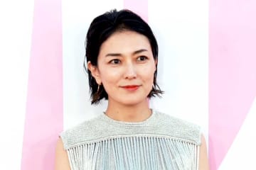 板谷由夏、「20年近い付き合い」の俳優を告白　2ショットに反響「懐かしい」「美男美女」
