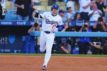 大谷21号の瞬間、ジャッジの表情が…「見ましたか？」「何やこいつ…って顔」ネット話題　頭上越えて思わず呆然