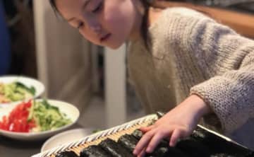 子育てが苦しいのは、子どもとの関係より「周りからの目」があるから？ 子どものことを「親の責任」とは考えないドイツの社会【日登美のタベコト in Berlin・100】