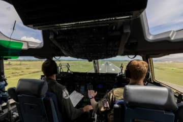 米・英・濠・加のC-17が集結！オーストラリアで多国間演習 、コックピットの様子も公開