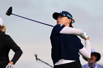 渋野日向子「スマイル全開」で２位浮上　メジャー２勝目に解説の東尾理子も期待