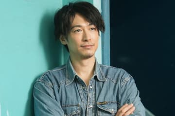 ディーン・フジオカ　映画『父と僕の終わらない歌』登場シーン本編映像が解禁