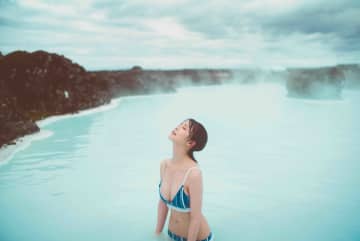 長濱ねる2nd写真集、温泉施設での先行カット公開「ビョークとお子さんのツーショットがきっかけ」