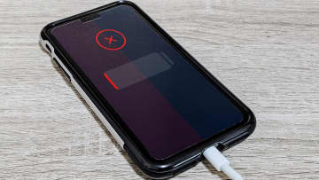 スマホを充電しながら使うのは危険？　バッテリー寿命を延ばす正しい充電方法