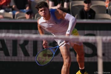 シェルトン、勢いある予選勝者に快勝で全仏OP初の4回戦へ「3セットで勝ち切れてうれしい」