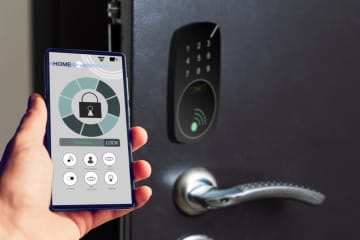 家の「鍵をスマートロックに変えよう」と考えています。初期費用や維持費はどれくらいですか？