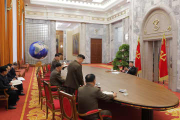 金正恩氏、党軍事委員会を指導…核心幹部が不在か