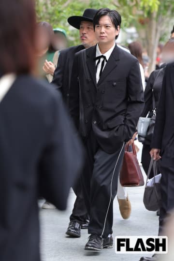 NEWS・加藤シゲアキ　アジア最大映画祭で凛々しい「監督姿」をキャッチ、増田の休養で深まった“メンバー愛”とは