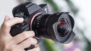 七工匠 7Artisans、超広角レンズ「9mm F5.6 ASPH」発売。風景・建築撮影に最適、専用NDフィルター2種同時発売