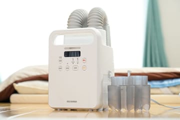 びしょ濡れスニーカーを“30分”で完全乾燥　梅雨前に用意したい「最強の乾燥機」