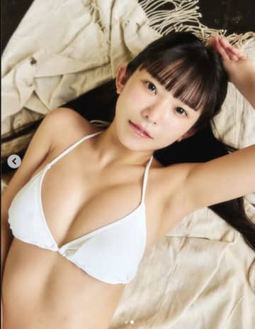 「白水着と黒のロングが最高！」グラドル・長澤茉里奈、真っ白な水着姿でファン魅了「綺麗だなぁ」