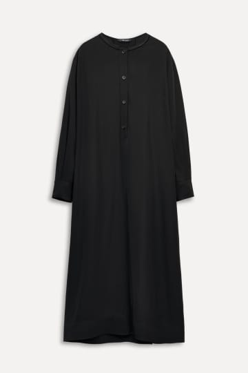長く着るなら“黒”が正解！【ZARA】大人のサマ見え「洗練ワンピ」