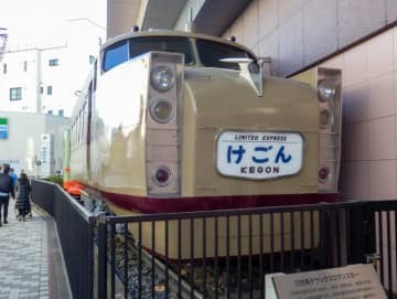 東武博物館、「デラックスロマンスカー」の見学中止期間延長に 修繕工事で