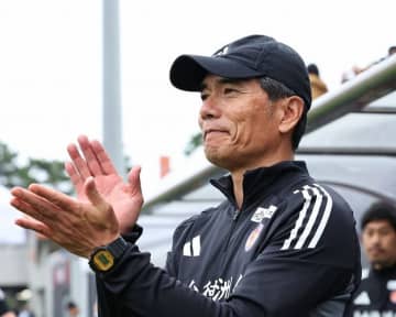 雷が発生、中断時間はまさかの80分「スイッチをオフにしないといけないけど…」仙台指揮官が明かす再開までの過ごし方