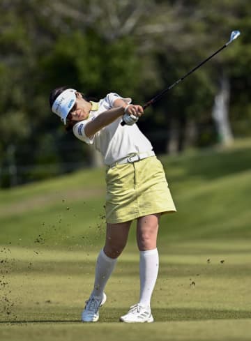 三ケ島、稲垣、青木が首位　女子ゴルフ第3日