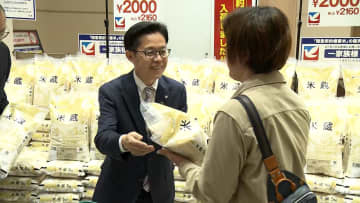 【備蓄米】「アイリスオーヤマ」など5キロ2000円台で店頭販売開始　“争奪戦”は朝から長蛇の列…整理券配布後すぐ終了する事態に