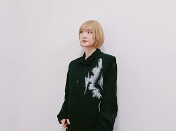「本日解禁！」生駒里奈、金髪イメチェンにファン驚き！若月佑美の反応に「ありがとうございます王子」