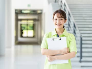 1965年10月生まれの女性です。特別支給の老齢厚生年金を受け取ることができますか？繰り下げできるのでしょうか？
