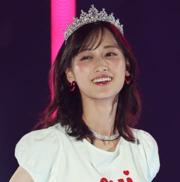 「別人さんですね」山下美月のイメチェン姿に驚きの声「最強カワイイ」「黒髪ショートほんまに似合ってる」