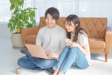 好きな人とのデート、ドキドキするのは「昼間のおうちデート」or「夜の外デート」どっち？ 投票結果発表！