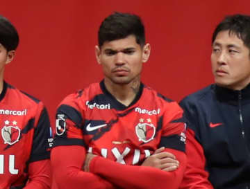 首位ターン鹿島がG大阪戦で「4枚替え」。暗雲…得点ランク1位レオ・セアラ、全試合先発の安西幸輝が負傷交代