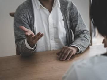 稼ぎはいいが家事を全くしない夫から衝撃の一言「俺の実家で同居介護してくれ。嫌なら離婚だ」