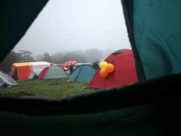 【梅雨キャンプ】服選びの失敗体験ある？服装でよくあるトラブルとその対策まとめ