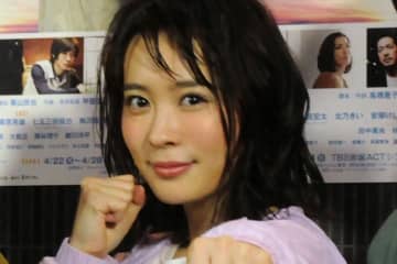 「女子高生みたい」とネット称賛…34歳“11人きょうだい”女優　“若見え”激変ショットの衝撃