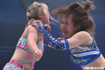 安納サオリ＆なつぽいの妹弟子が同期のスターダム選手から勝利！次世代のライバルストーリーは師匠の前でバチバチの殴り合いへ