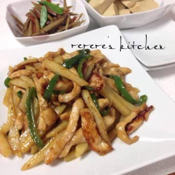 しっとりおいしい！「鶏むね肉のチンジャオロースー風炒め」の作り方