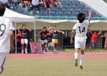 三重と四日市中央工が決勝で激突