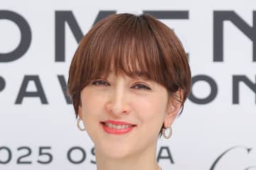 47歳・滝川クリステル ノースリドレスで大人の色香「これぞ本当の美人」「いつ見ても素敵」夫は小泉進次郎農相 2児の母