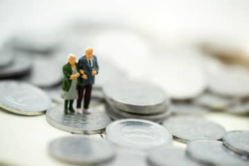 50代の一般家庭の貯蓄はどれくらいですか？自分たちの貯金は500万円なのですが少ないでしょうか…。