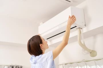 実家の「エアコンが20年前のまま」です。買い替えると電気代はどれくらい変わるのでしょうか？