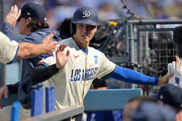 大谷翔平が「上手になった」　無邪気な笑顔で両手いっぱいの祝福…X歓喜「粋な計らい」