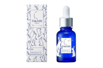 うさぎ限定パッケージのロングセラー角質美容水「タカミスキンピール」隅々まで浸透する“水”テクスチャー