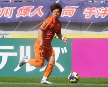 エスパ山原怜音が鮮烈FK弾！ ゴールまで約25メートルの位置で右足一閃、強烈な一撃をぶち込む
